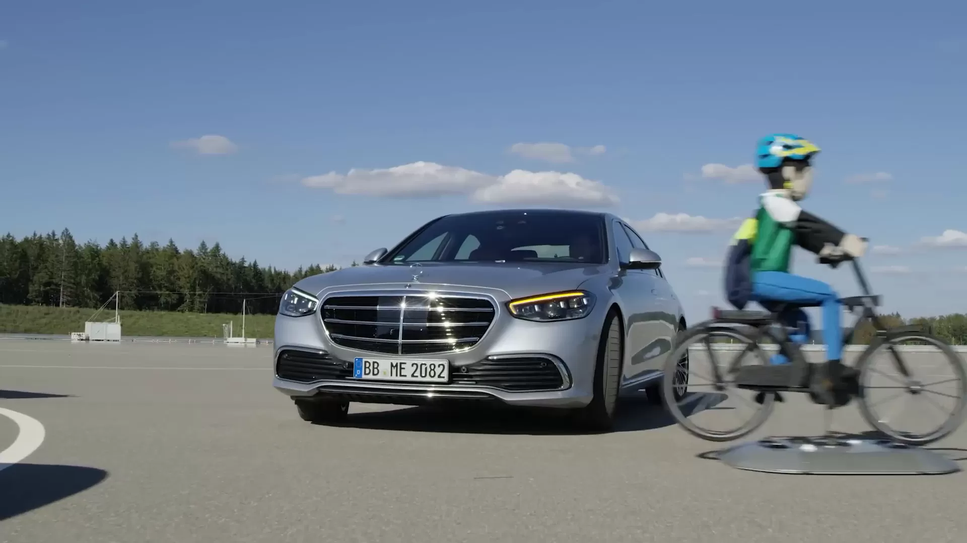 Mercedes E-Class - interior Exterior and Drive