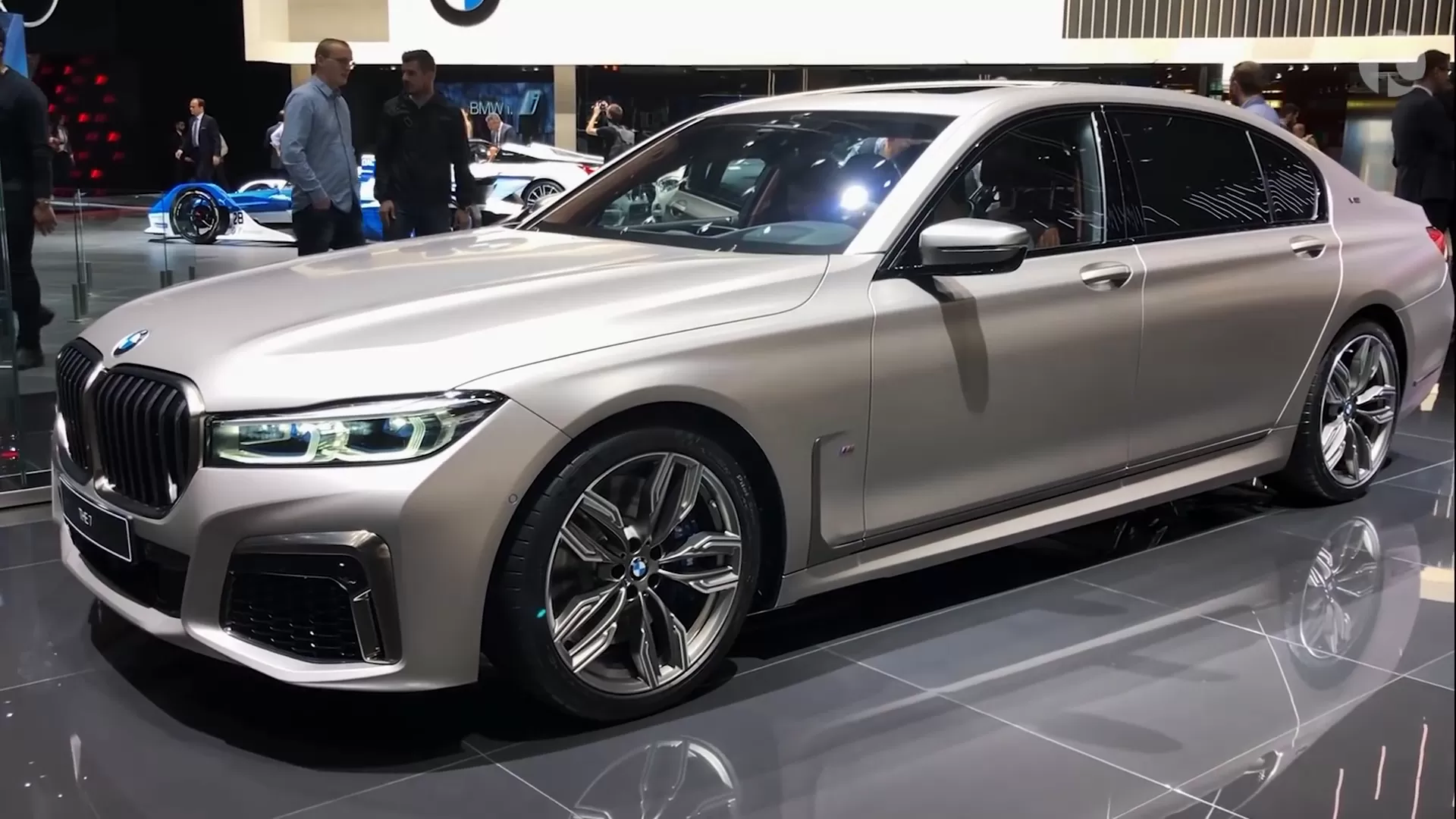 BMW M760Li (V12)